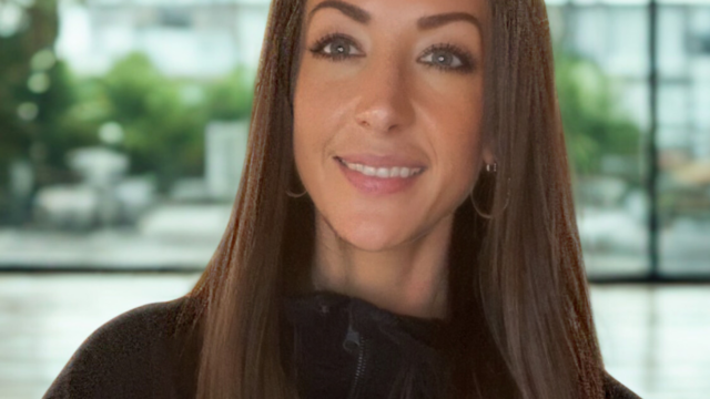 Simple-Professional-LinkedIn-Profile-Picture-2